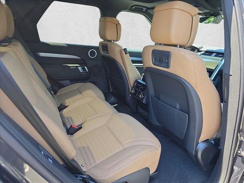 New 2026 Land Rover Discovery Dynamic SE AWD/4WD image 11