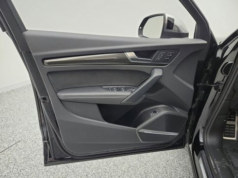 Used 2023 Audi SQ5 Premium Plus w/ Premium Plus Package image 14