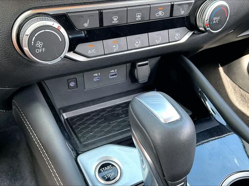 Certified 2024 Nissan Altima 2.5 SV w/ SV Premium Package FWD image 32