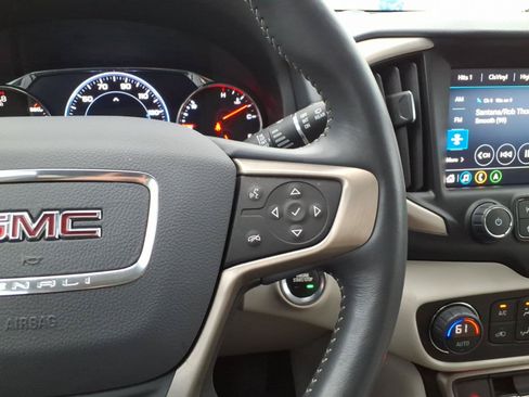 Used 2022 GMC Terrain Denali w/ Denali Premium Package AWD/4WD image 21