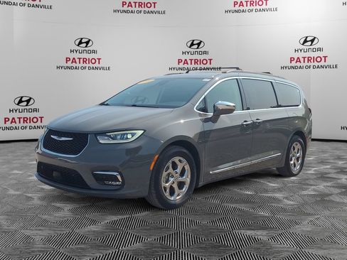 Used 2022 Chrysler Pacifica Limited FWD image 7