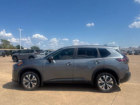 Used 2023 Nissan Rogue SV FWD image 14