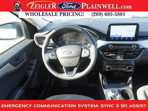Used 2022 Ford Escape SE w/ Cold Weather Package image 12