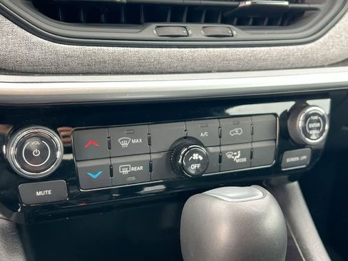Used 2024 Jeep Compass Latitude AWD/4WD image 19