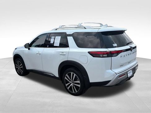 Used 2025 Nissan Pathfinder Platinum w/ Cargo Package FWD image 3