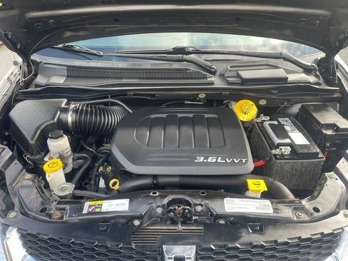 Used 2017 Dodge Grand Caravan SE w/ Power Window Group image 18