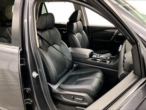 Used 2025 Honda Pilot EX-L image 8