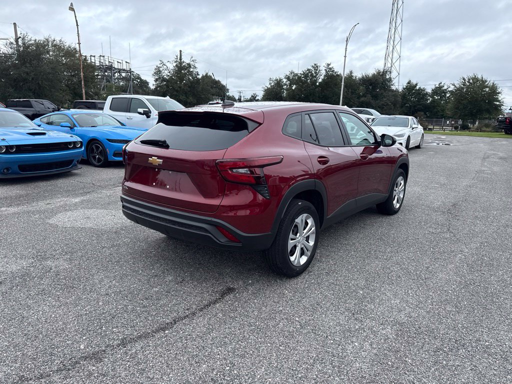 Used 2024 Chevrolet Trax LS FWD image 4