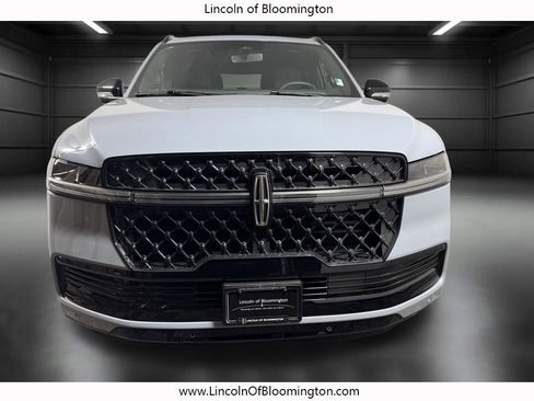 New 2026 Lincoln Navigator L Reserve AWD/4WD image 9