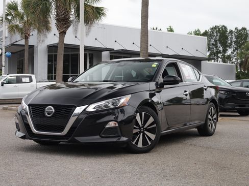 Used 2022 Nissan Altima 2.5 SV FWD image 1