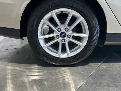 Used 2018 Ford Focus SE FWD image 15