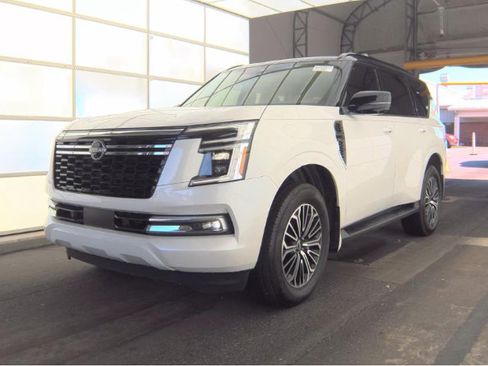 Used 2025 Nissan Armada Platinum w/ Convenience Package RWD image 3