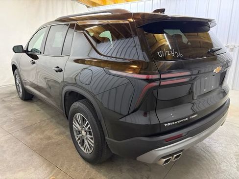 Used 2025 Chevrolet Traverse LT AWD/4WD image 8
