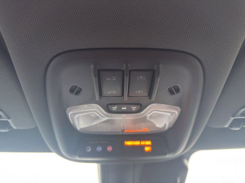 Used 2022 Chevrolet TrailBlazer RS w/ Sun and Liftgate Package image 24