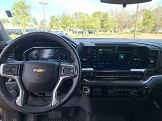 Used 2025 Chevrolet Silverado 1500 LT video 2