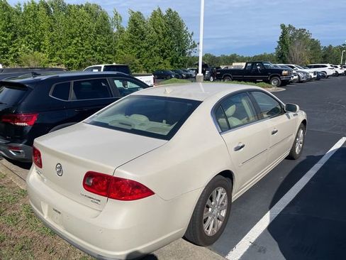 Used 2010 Buick Lucerne CXL w/ Driver Confidence Package FWD image 4