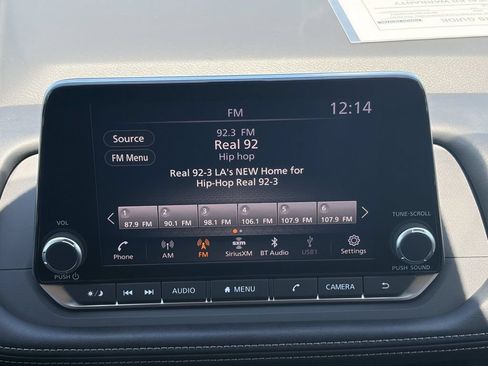 Used 2025 Nissan Rogue SV FWD image 25