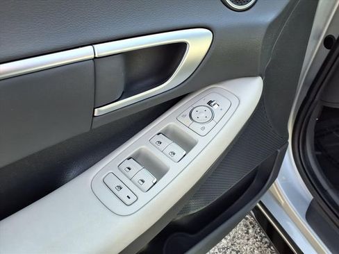 Used 2025 Hyundai Sonata SEL FWD image 49