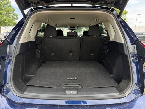 Used 2025 Nissan Rogue SV FWD image 28