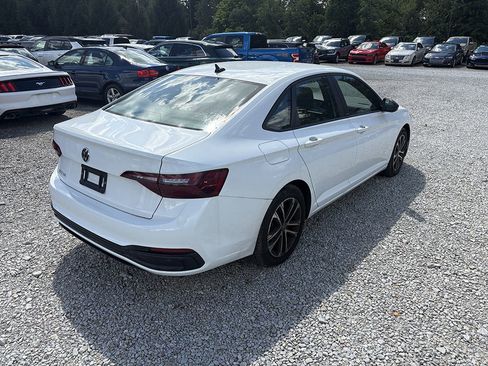 Used 2023 Volkswagen Jetta Sport image 3