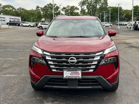 Certified 2026 Nissan Rogue SV AWD/4WD image 2