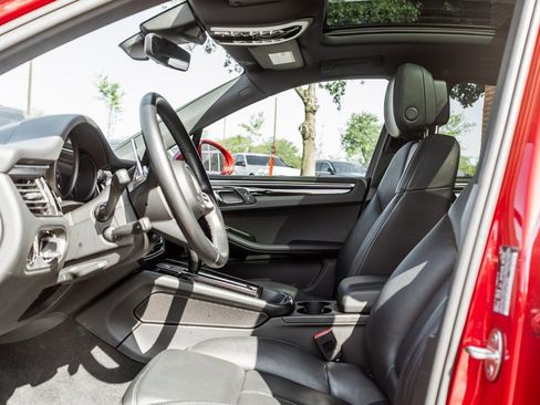 Used 2023 Porsche Macan image 28