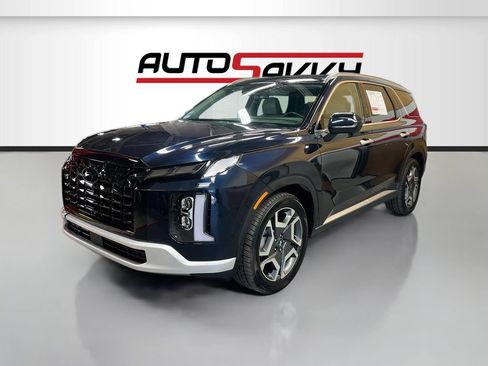 Used 2024 Hyundai Palisade SEL w/ Premium Package AWD/4WD image 3