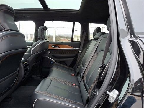 Used 2022 Jeep Grand Cherokee Summit image 11