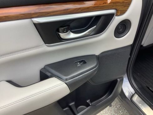 Used 2017 Honda CR-V Touring image 18