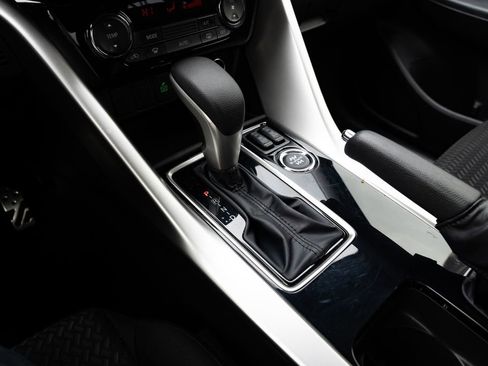 Used 2024 Mitsubishi Eclipse Cross AWD image 17