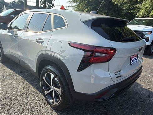 New 2026 Chevrolet Trax RS FWD image 8