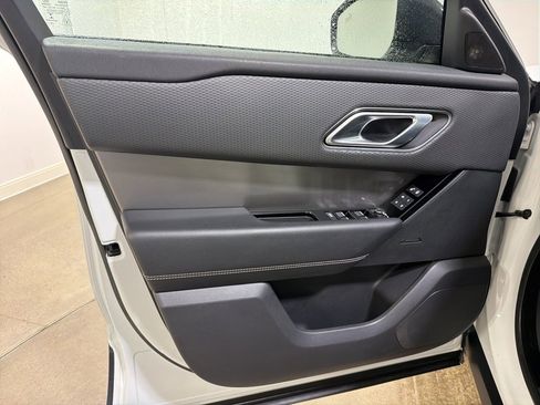 Used 2020 Land Rover Range Rover Velar S image 9