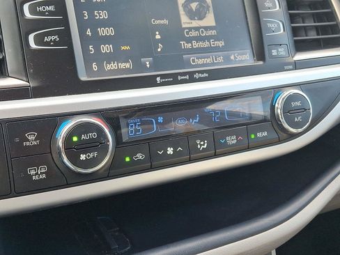 Used 2019 Toyota Highlander XLE w/ Carpet Mat Package (TMS) image 15