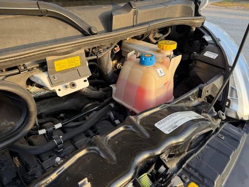 Used 2024 RAM ProMaster 2500 w/ Convenience Group image 25