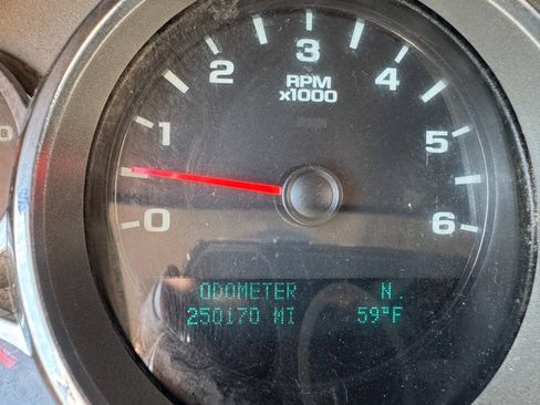 Used 2012 Chevrolet Silverado 2500 LT AWD/4WD image 13