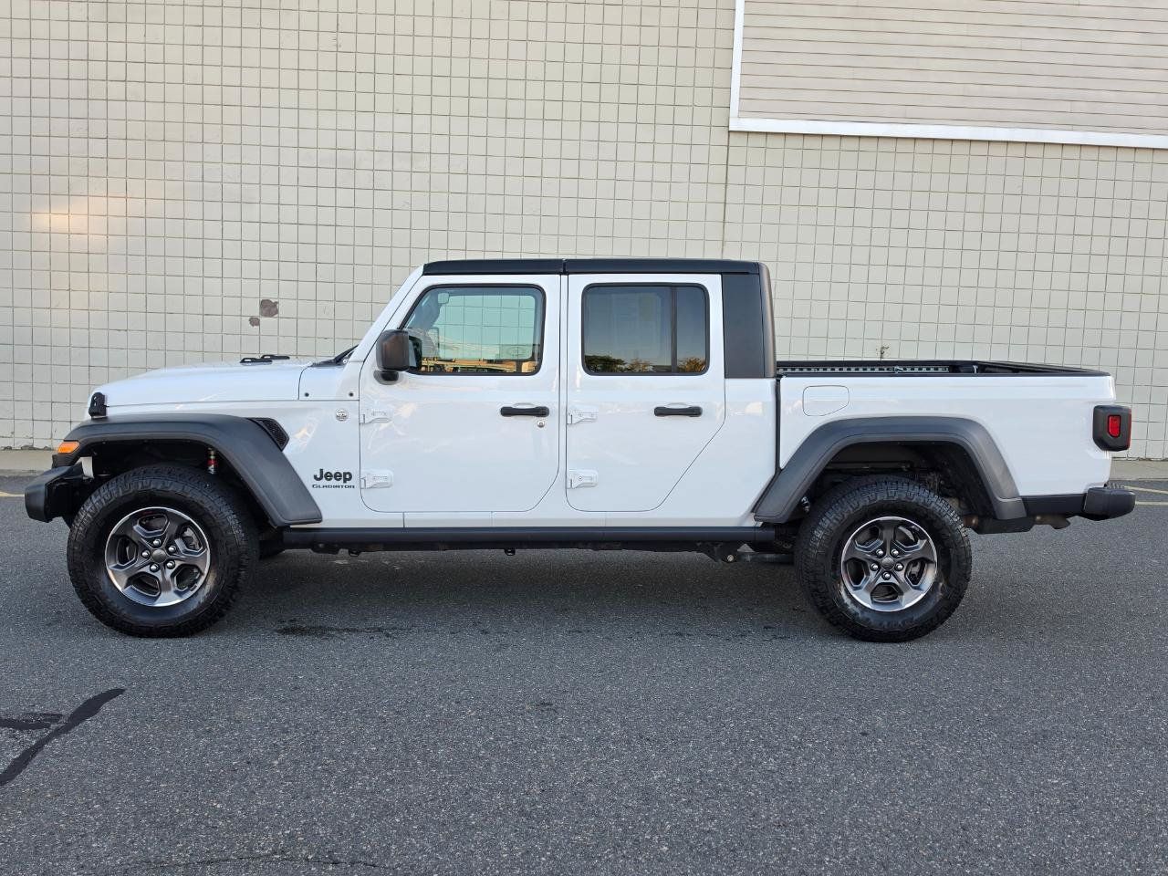 Used 2020 Jeep Gladiator Sport w/ Quick Order Package 24S AWD/4WD image 4