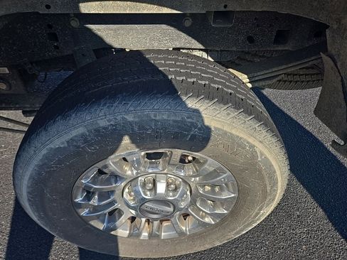 Used 2022 Ford F250 XLT w/ XLT Premium Package image 10