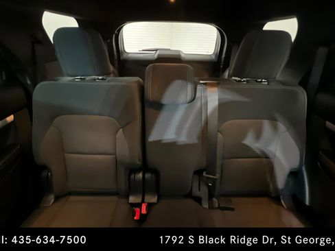 Used 2017 Ford Explorer XLT FWD image 25