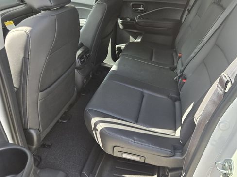 Used 2024 Honda Ridgeline RTL image 11