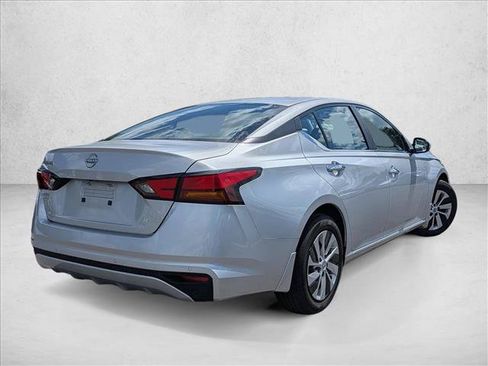 Used 2023 Nissan Altima 2.5 S FWD image 5