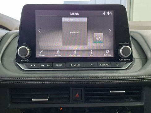 Used 2023 Nissan Rogue S image 14