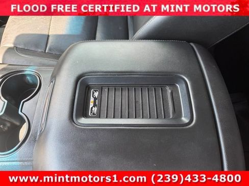 Used 2017 GMC Yukon SLT AWD/4WD image 26