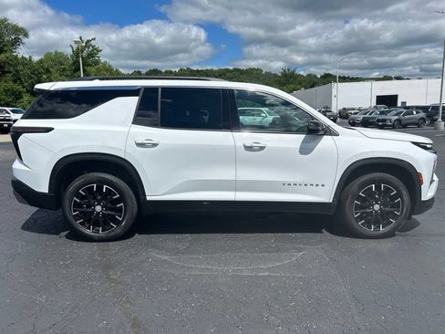 Used 2025 Chevrolet Traverse LT w/ Sun and Wheel Package AWD/4WD image 4