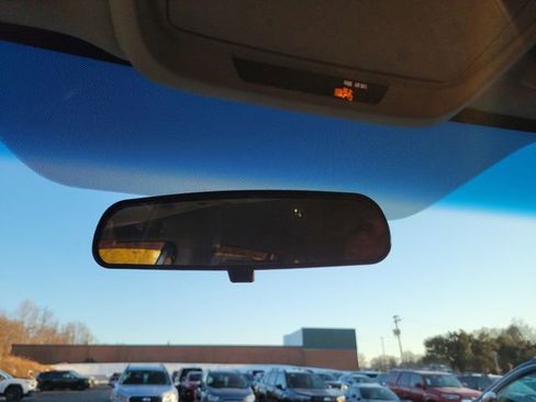 Used 2018 Subaru Outback 2.5i Premium image 12