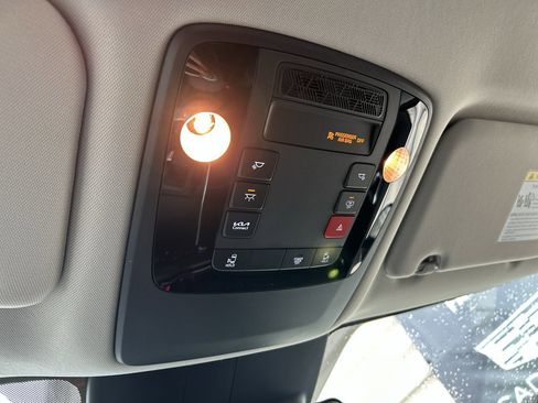 New 2026 Kia Carnival FWD image 27