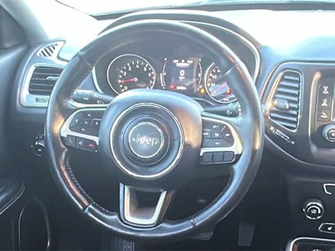 Used 2018 Jeep Compass Latitude w/ Cold Weather Group image 23