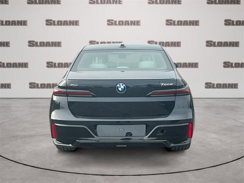 New 2026 BMW 750e xDrive image 4