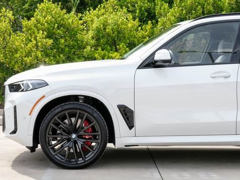 Used 2026 BMW X5 xDrive40i w/ M Sport Package AWD/4WD image 16