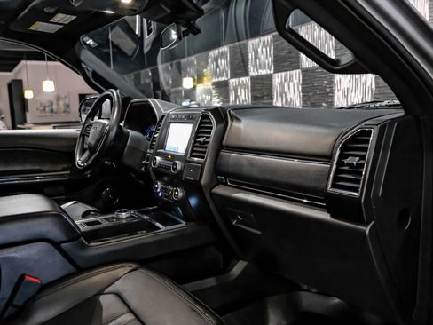 Used 2021 Ford Expedition Limited image 12