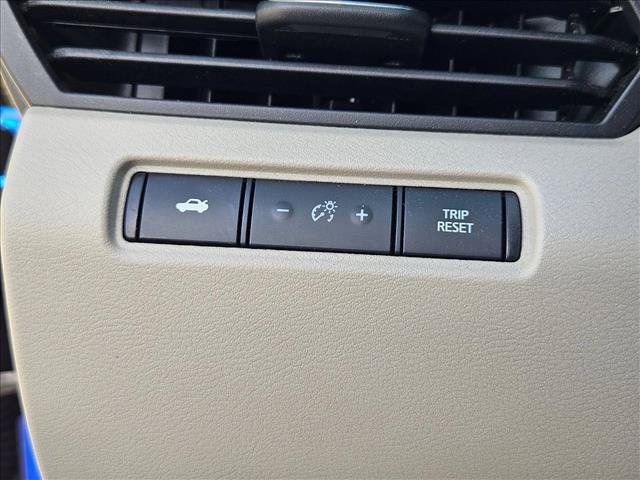 Used 2025 Nissan Altima 2.5 SV FWD image 12